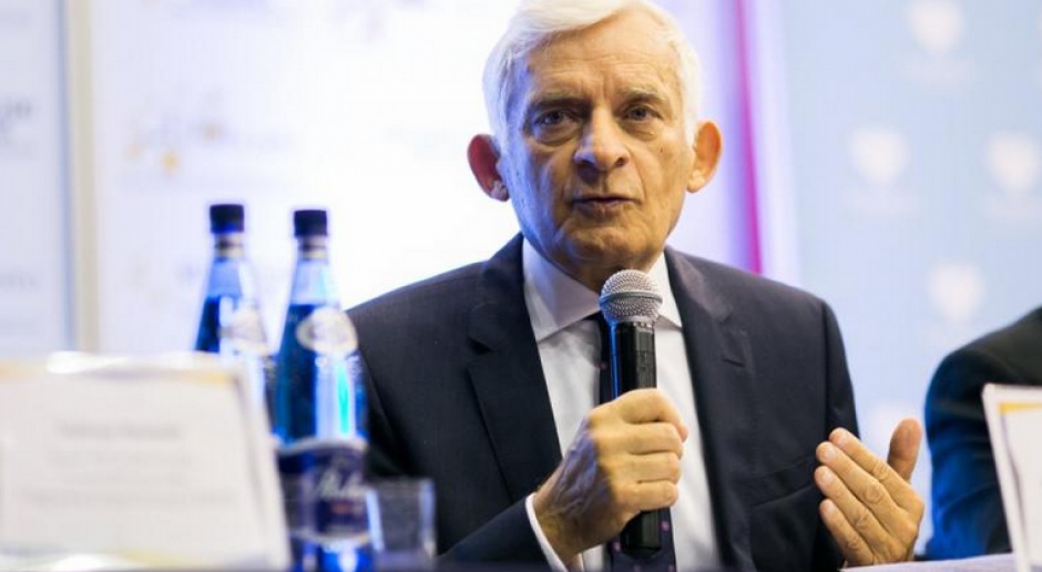 Jerzy Buzek podzielił się oceną wypadku premier Beaty Szydło