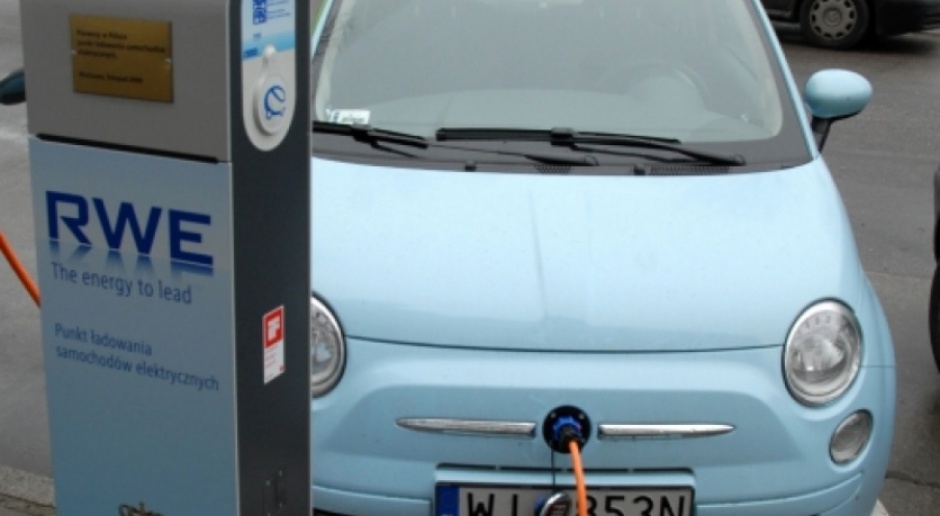 Rabat na prąd dla aut elektrycznych. Nowy pomysł Ministerstwa Energii