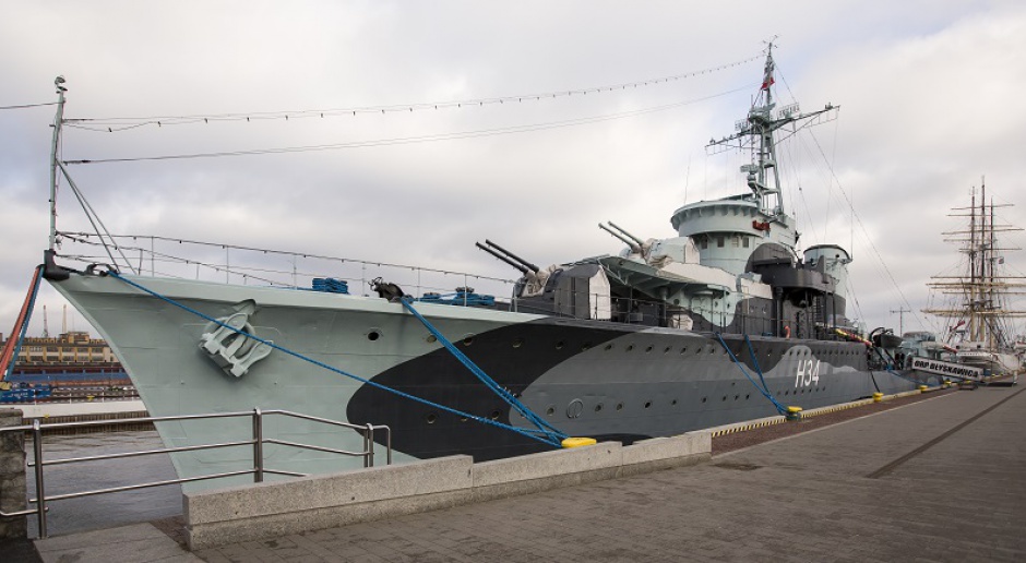 Macierewicz: dowództwo Marynarki Wojennej wróci do Gdyni