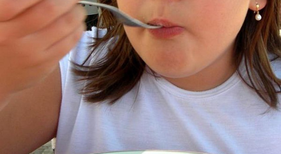Walka z otyłością dzieci: Rząd chce zakazać reklam niezdrowej żywności
