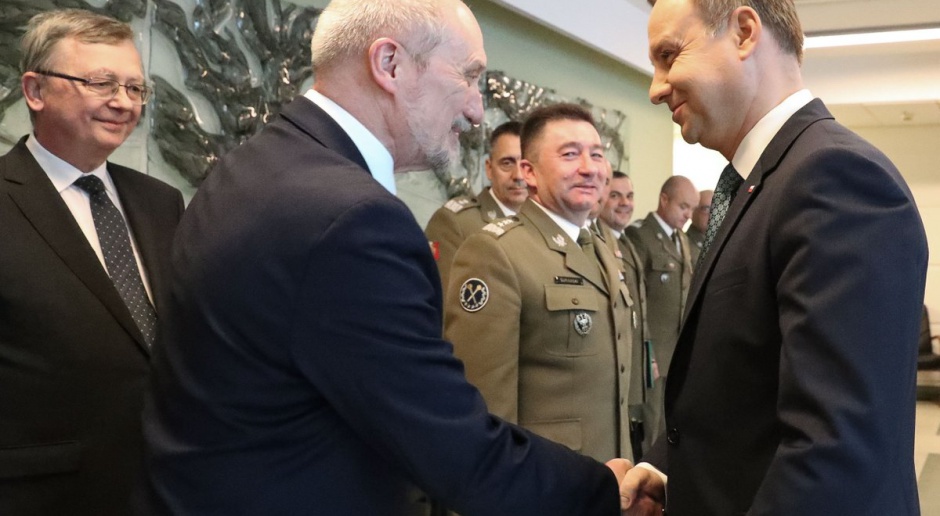 Andrzej Duda spotkał się z ministrem Antonim Macierewiczem