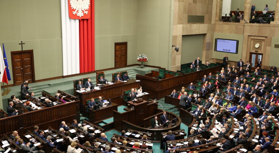 Kilku posłów PO pomyliło się w głosowaniu nad uchwałą ws. 90. rocznicy urodzin Tadeusza Mazowieckiego