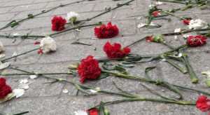 Ekshumacje: Szczątki pięciu ofiar katastrofy smoleńskiej w jednej trumnie