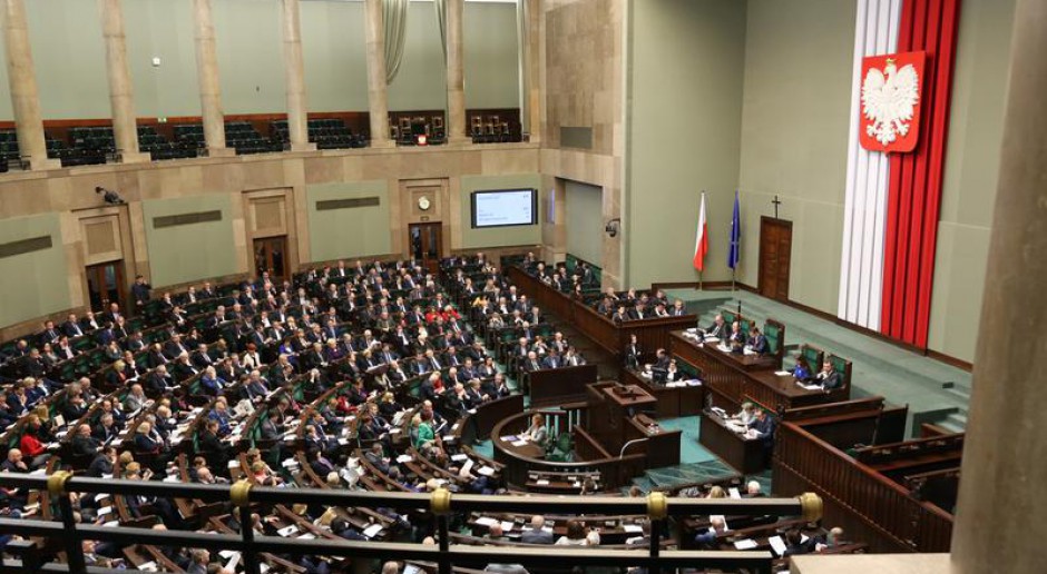 CBOS, ocena pracy Sejmu, posłów i prezydenta: Mimo krytyki notowania idą w górę