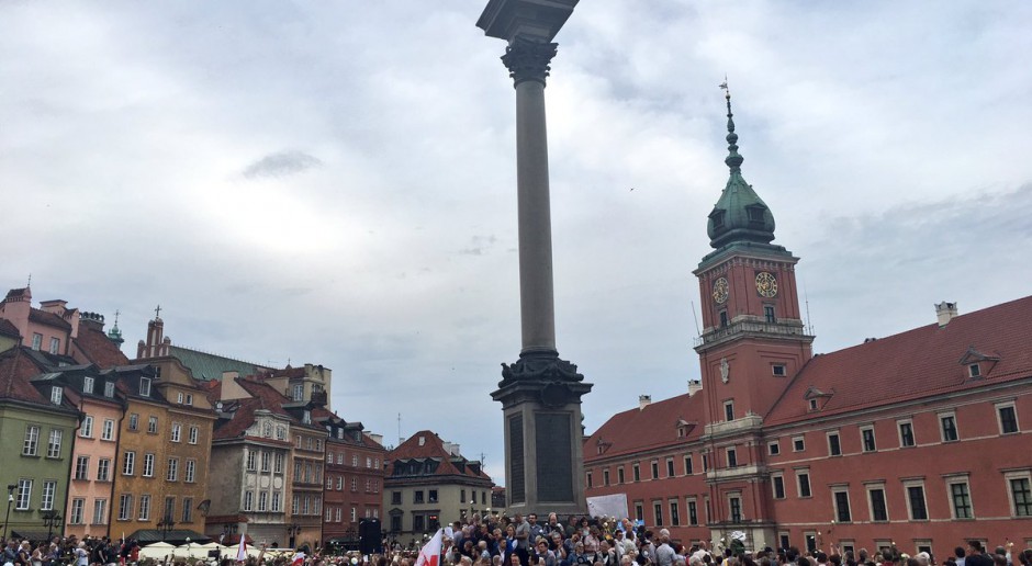 Kierwiński: Ludzie nie mogą demonstrować, bo Jarosław Kaczyński chce odprawić swój seans nienawiści