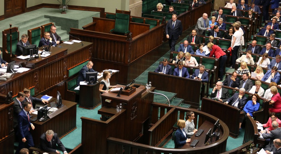 Nadzwyczajna środa w Sejmie: Wotum nieufności dla ministra i podwyżka cen paliw