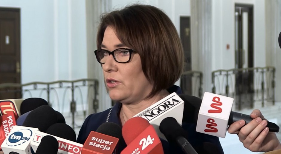 Beata Mazurek: Żeby projekt prezydenta mógł być procedowany, musi on podpisać ustawę o KRS 