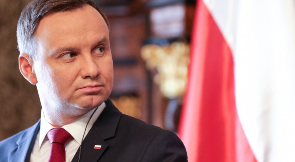 Prezydenckie weta ustaw o SN i KRS skierowane do Sejmu