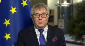 Czarnecki zauważa, że UE traktuje Polskę gorzej, gdy mowa o dekomunizacji 