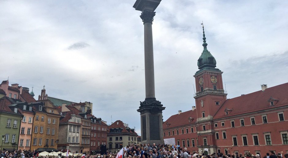 Miesięcznica smoleńska: 44 wnioski do sądu po manifestacjach