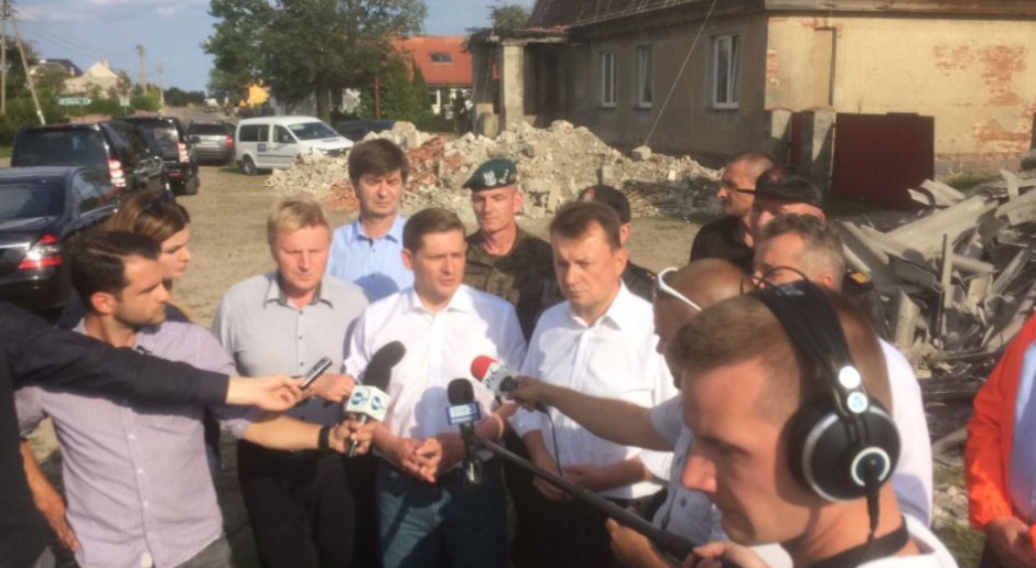 Mariusz Błaszczak i Bartosz Kownacki odwiedzi miejscowości poszkodowane przez nawałnice 