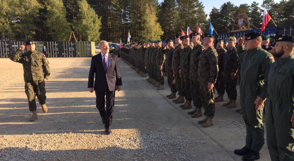 Antoni Macierewicz: Obrona wschodniej flanki przez NATO powstrzymuje Rosję