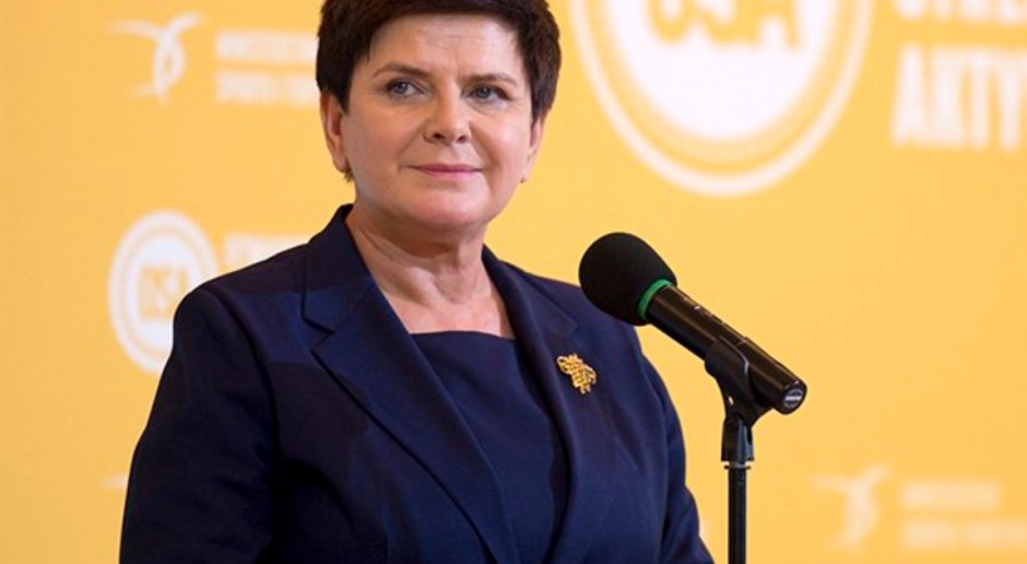 Premier Beata Szydło zaprasza rezydentów na rozmowy. Warunkiem zakończenie protestu 