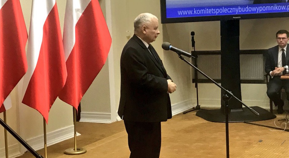 Jarosław Kaczyński: Możliwe zmiany dot. miejsca pomników ofiar katastrofy i Lecha Kaczyńskiego