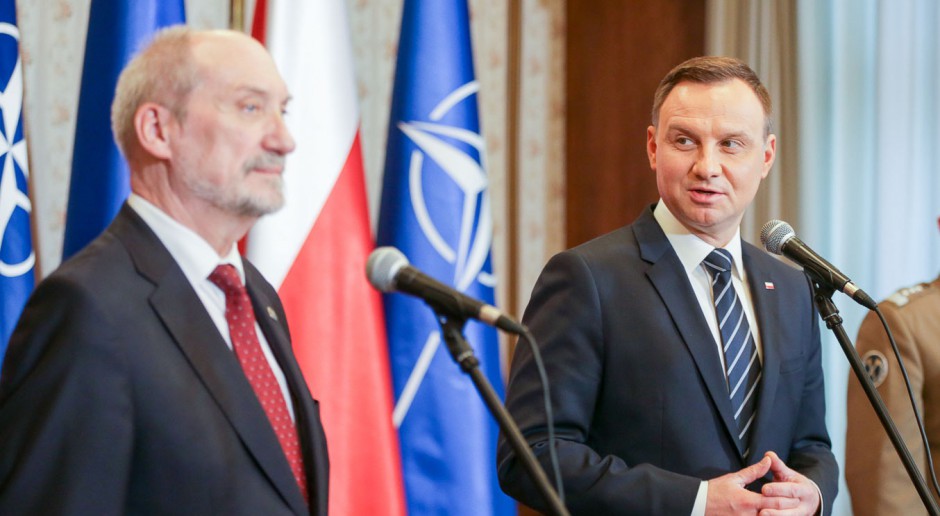 Nominacje generalskie: Decyzja Antoniego Macierewicza zaskoczyła prezydenta