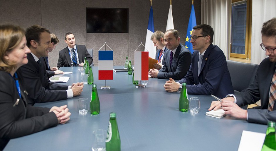 Szczyt UE: Premier Mateusz Morawiecki spotkał się z prezydentem Emmanuelem Macronem