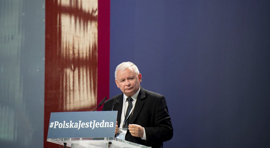 Media społecznościowe. Liderzy PO i Nowoczesnej nadganiają dystans do Jarosława Kaczyńskiego