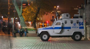  Kary dożywocia dla 74 żołnierzy oskarżonych o udział w próbie tureckiego puczu