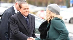 Berlusconi upadł. Spędzi kilka dni w szpitalu