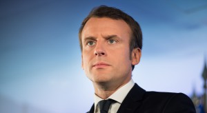 Emmanuel Macron kreuje się na rzecznika Europy