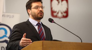 Tyszka: Ministrowie nie powinni być posłami