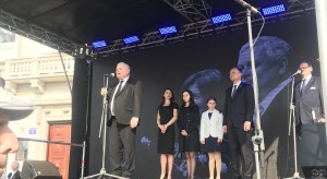 Prezes PiS: Pomnik ofiar katastrofy smoleńskiej to przywrócenie godności państwa