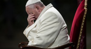 Papież modlił się za ofiary pedofilii 