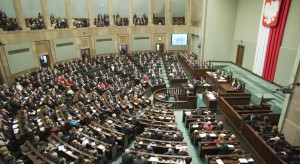 Jednorazowe karty wstępu wrócą do Sejmu? Chce tego PSL