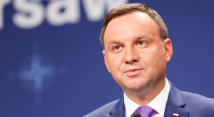 Andrzej Duda ma dobrą okazję do obcięcia pensji marszałkowi Sejmu