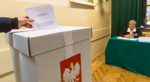 PiS wysyła program wyborczy Grzegorzowi Schetynie i pyta o program KO