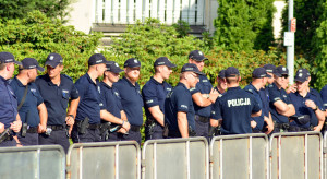 Policja o demonstracji pod Pałacem Prezydenckim: to czysty bandytyzm