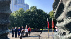 Politycy PO i Nowoczesnej złożyli kwiaty pod Pomnikiem Powstań Śląskich w Katowicach