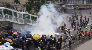 Dziesiątki aresztowanych podczas  protestów przeciw planowanemu prawu o bezpieczeństwie w Hongkongu
