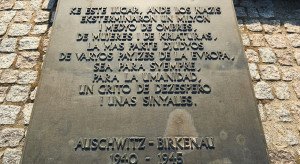 75 lat temu wyzwolono Auschwitz-Birkenau - symbol zła, cierpienia i śmierci
