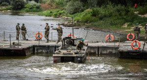 Błaszczak: w budowę mostu pontonowego zaangażowanych będzie 50 żołnierzy