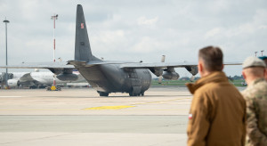 Na wojskowym lotnisku w Warszawie wylądowały dwa samoloty z polskimi żołnierzami z Afganistanu