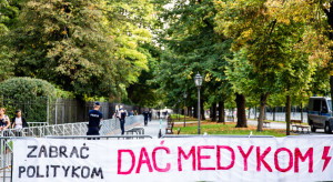 49 proc. Polaków popiera protest pracowników ochrony zdrowia